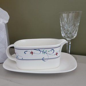 Mikasa Annette gravy boat and dish